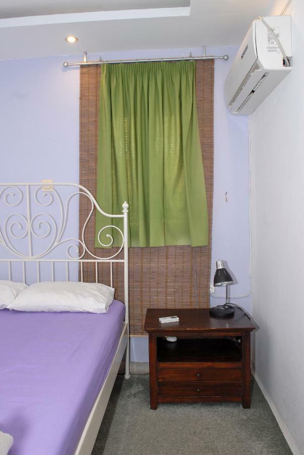 Chameleon Youth Hostel Athens Exterior photo